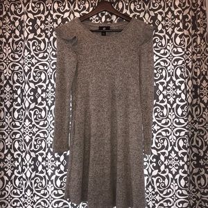 Flow he gray dress with long sleeves